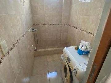 Casa 3 ambientes en  VENTA en el Cruce Varela