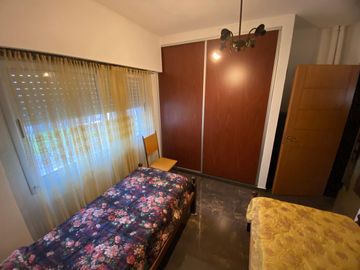 Casa 3 ambientes en  VENTA en el Cruce Varela