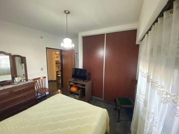 Casa 3 ambientes en  VENTA en el Cruce Varela