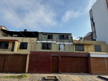 OCASION VENTA DE CASA DE 3 PISOS  PARA REMODELAR