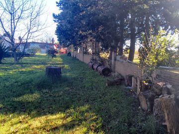 LOTE DE 2 HECTAREAS CON 2 GALPONES Y 3 CASAS EN LA GLORIA DE LA PELEGRINA