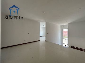 Casa con Recámara en Planta Baja en Bosques del Valle