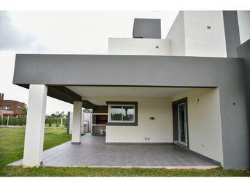 Casa en Venta - Jockey Club