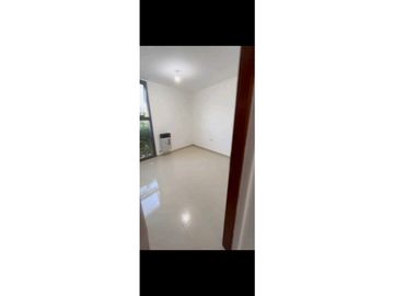 Oportunidad departamento con balcón a la calle a pasos del centro