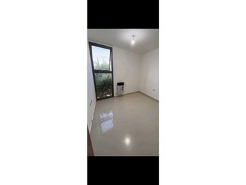 Oportunidad departamento con balcón a la calle a pasos del centro