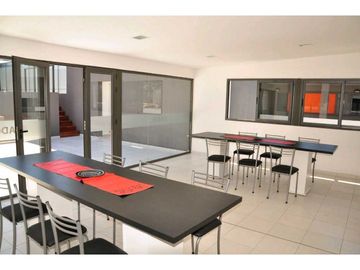 Oportunidad departamento con balcón a la calle a pasos del centro