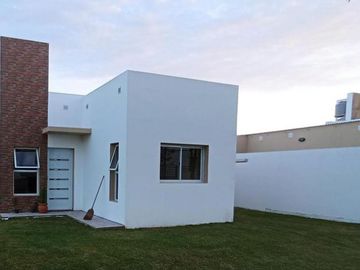 EN VENTA- CASAS DE 2 HABITACIONES A ESTRENAR EN VALLE MARIA