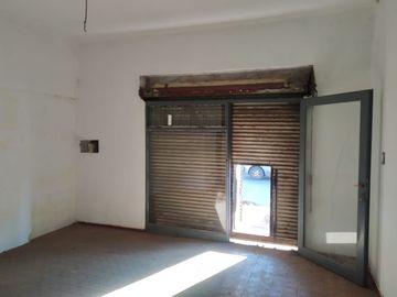 BÂ° AMEGHINO SUR A SOLO UNA CUADRA DE RUTA 20 ( LOCALES)
