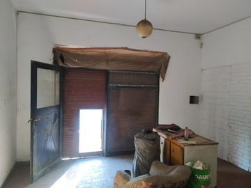 BÂ° AMEGHINO SUR A SOLO UNA CUADRA DE RUTA 20 ( LOCALES)