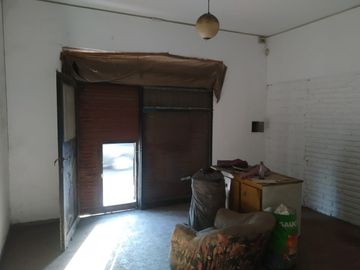 BÂ° AMEGHINO SUR A SOLO UNA CUADRA DE RUTA 20 ( LOCALES)