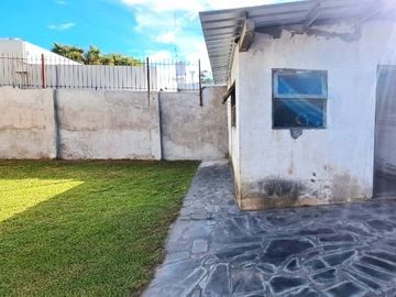 Chalet 5 amb.parque-patio-garaje- B.Juramento
