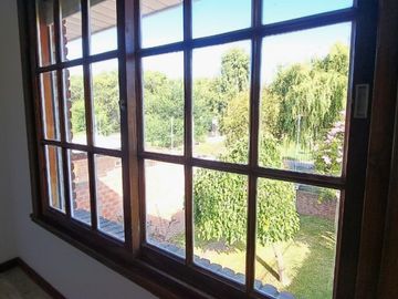 Chalet 5 amb.parque-patio-garaje- B.Juramento