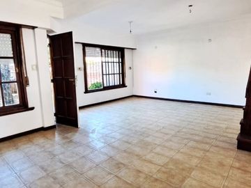 Chalet 5 amb.parque-patio-garaje- B.Juramento