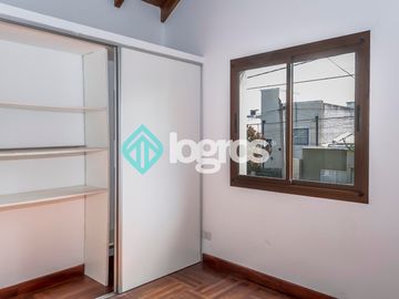 Dúplex en venta de 3 dormitorios con cochera en Grand Bourg