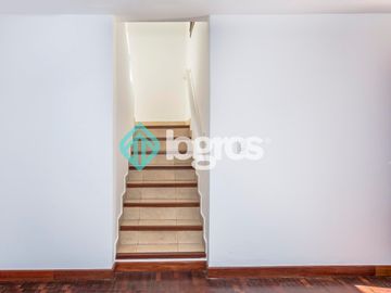 Dúplex en venta de 3 dormitorios con cochera en Grand Bourg