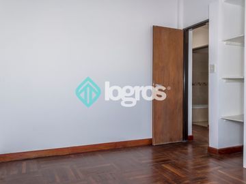 Dúplex en venta de 3 dormitorios con cochera en Grand Bourg