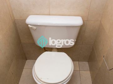 Dúplex en venta de 3 dormitorios con cochera en Grand Bourg