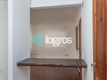 Dúplex en venta de 3 dormitorios con cochera en Grand Bourg
