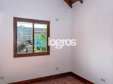 Dúplex en venta de 3 dormitorios con cochera en Grand Bourg