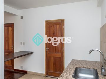 Dúplex en venta de 3 dormitorios con cochera en Grand Bourg