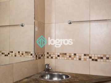 Dúplex en venta de 3 dormitorios con cochera en Grand Bourg
