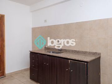 Dúplex en venta de 3 dormitorios con cochera en Grand Bourg
