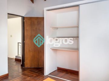 Dúplex en venta de 3 dormitorios con cochera en Grand Bourg