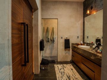 Venta de Residencia en Country Club Corregidora