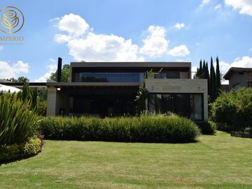 Venta de Residencia en Country Club Corregidora