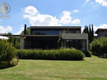 Venta de Residencia en Country Club Corregidora