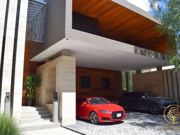 Venta de Residencia en Country Club Corregidora