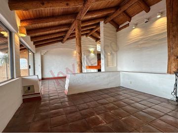 Tu nuevo hogar con encanto único en Vistas del Valle