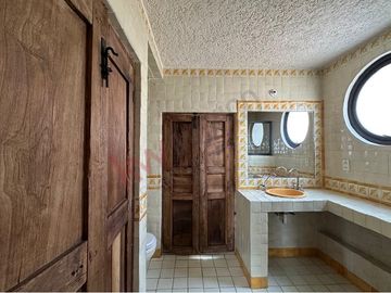 Tu nuevo hogar con encanto único en Vistas del Valle