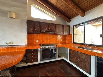 Tu nuevo hogar con encanto único en Vistas del Valle