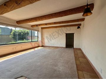 Tu nuevo hogar con encanto único en Vistas del Valle