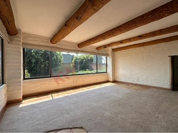Tu nuevo hogar con encanto único en Vistas del Valle