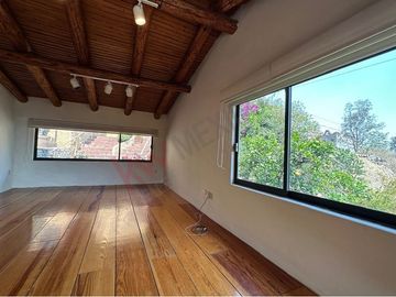 Tu nuevo hogar con encanto único en Vistas del Valle