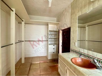 Tu nuevo hogar con encanto único en Vistas del Valle