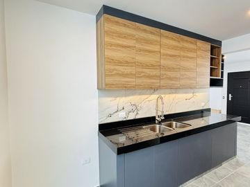 Casa en venta con roof garden y recámara en PB– Fracc. Santa María