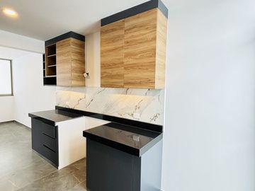 Casa en venta con roof garden y recámara en PB– Fracc. Santa María