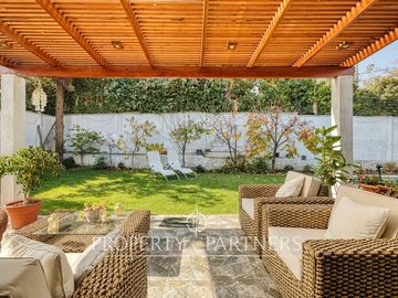 Linda casa en condominio a pasos de la Plaza La Reina