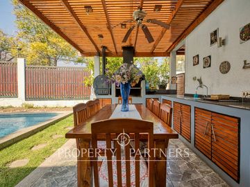 Linda casa en condominio a pasos de la Plaza La Reina