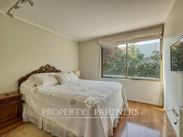 Linda casa en condominio a pasos de la Plaza La Reina