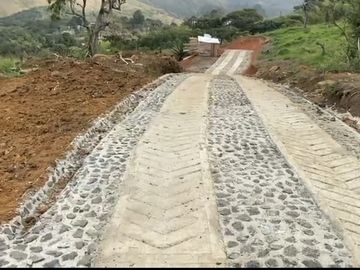 Se venden 5 lotes en medio Dapa