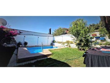 Hermosa casa, 3 dormitorios, dos baños,  en San Felipe, en barrio residencial.