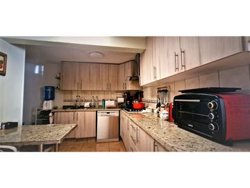 Hermosa casa, 3 dormitorios, dos baños,  en San Felipe, en barrio residencial.