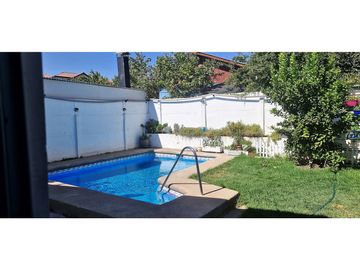 Hermosa casa, 3 dormitorios, dos baños,  en San Felipe, en barrio residencial.