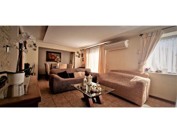 Hermosa casa, 3 dormitorios, dos baños,  en San Felipe, en barrio residencial.