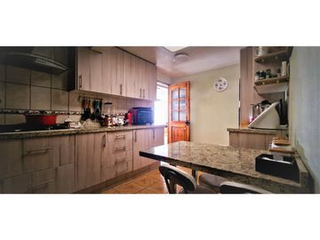 Hermosa casa, 3 dormitorios, dos baños,  en San Felipe, en barrio residencial.
