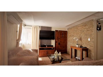 Hermosa casa, 3 dormitorios, dos baños,  en San Felipe, en barrio residencial.